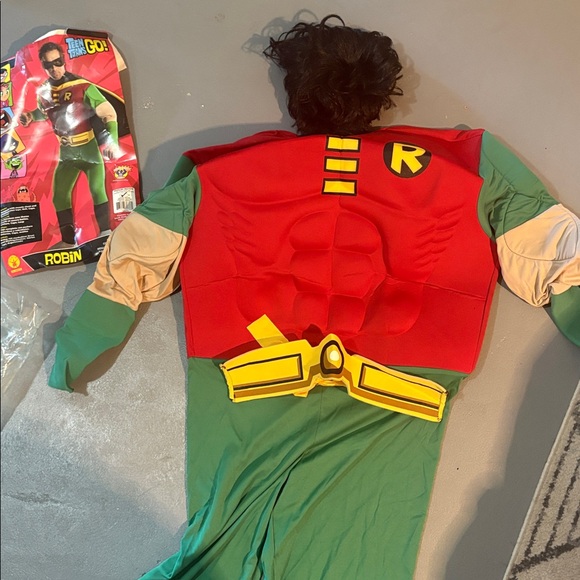 Teen Titans Go Robin Costume with wig and belt (no mask). Men’s Medium - Picture 2 of 2